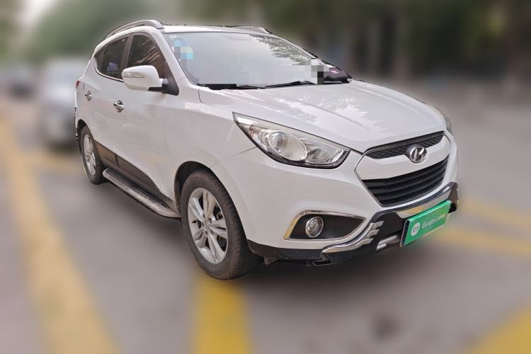 Used Hyundai ix35 2012 2.0L Automatic Two-Wheel Drive Elite Edition GLS Front Right 45 Deg