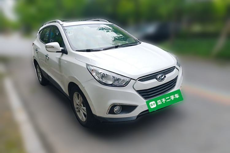 Used Hyundai ix35 2012 2.0L Automatic Two-Wheel Drive Elite Edition GLS Front Right 45 Deg
