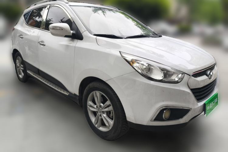 Used Hyundai ix35 2012 2.0L Automatic Two-Wheel Drive Elite Edition GLS Front Right 45 Deg