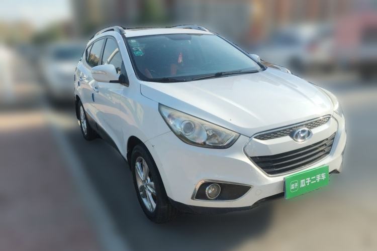 Used Hyundai ix35 2012 2.0L Automatic Two-Wheel Drive Elite Edition GLS Front Right 45 Deg