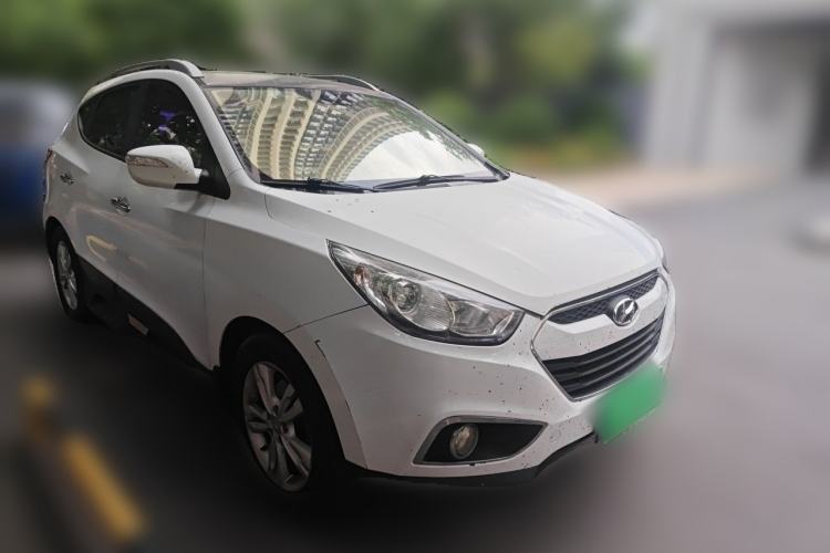 Used Hyundai ix35 2012 2.0L Automatic Two-Wheel Drive Elite Edition GLS Front Right 45 Deg