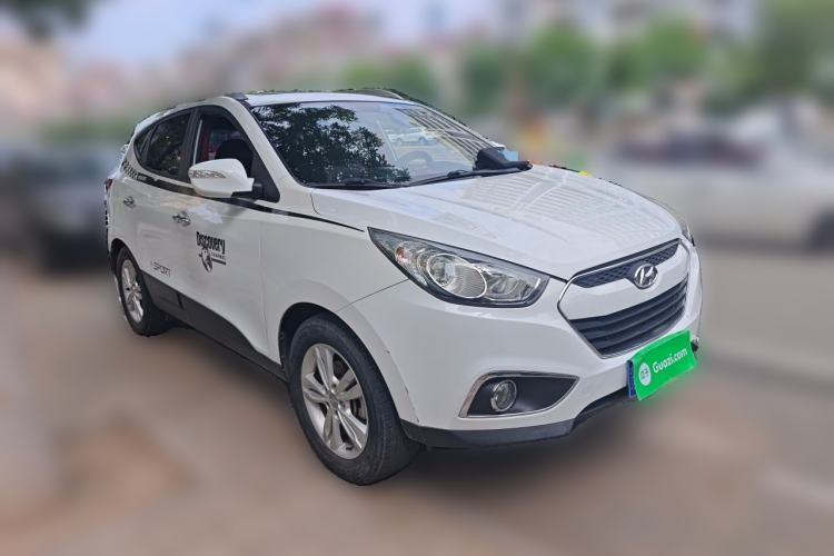 Used Hyundai ix35 2012 2.0L Automatic Two-Wheel Drive Elite Edition GLS Front Right 45 Deg