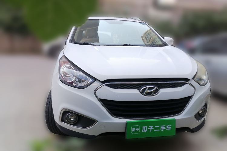 Used Hyundai ix35 2012 2.0L Automatic Two-Wheel Drive Elite Edition GLS Front Right 45 Deg