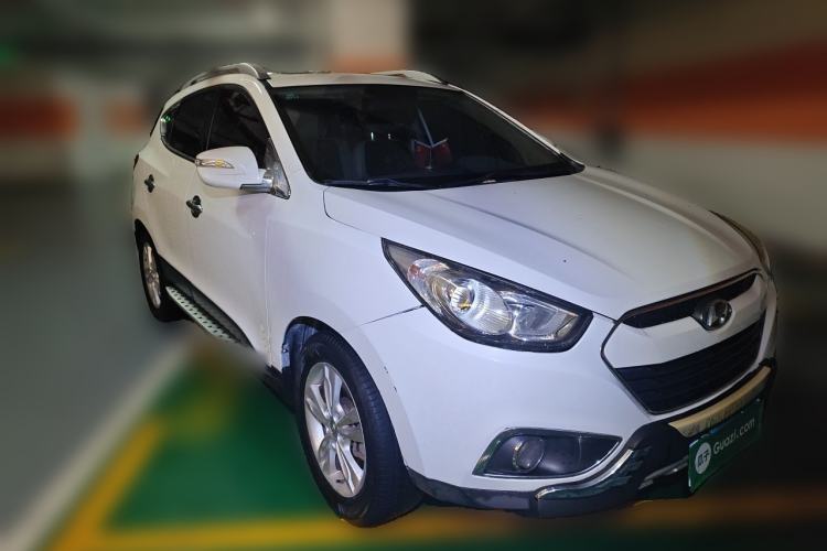 Used Hyundai ix35 2012 2.0L Automatic Two-Wheel Drive Elite Edition GLS Front Right 45 Deg