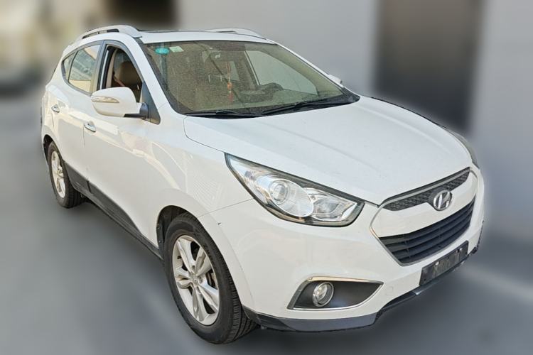 Used Hyundai ix35 2012 2.0L Automatic Two-Wheel Drive Elite Edition GLS Front Right 45 Deg