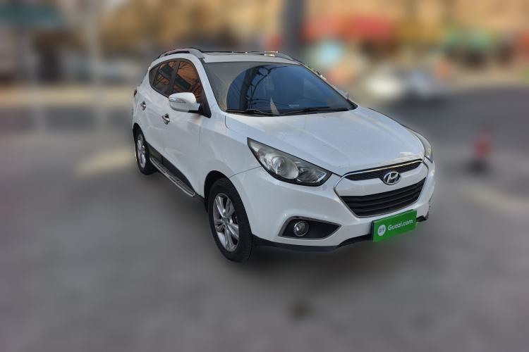 Used Hyundai ix35 2012 2.0L Automatic Two-Wheel Drive Elite Edition GLS Front Right 45 Deg