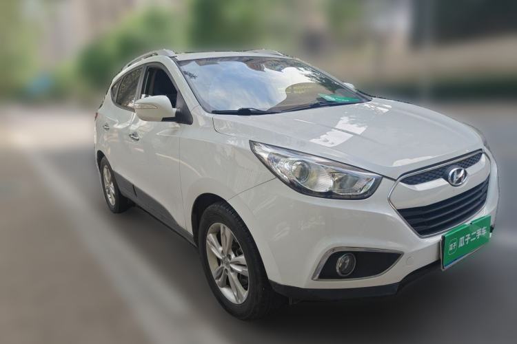 Used Hyundai ix35 2012 2.0L Automatic Two-Wheel Drive Elite Edition GLS Front Right 45 Deg