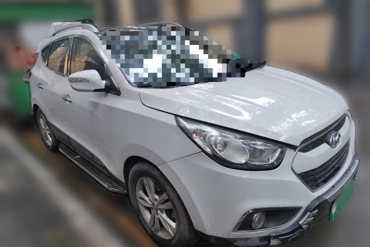 Used Hyundai ix35 2012 2.4L Automatic 4x4 Navigation Edition GLS Front Right 45 Deg