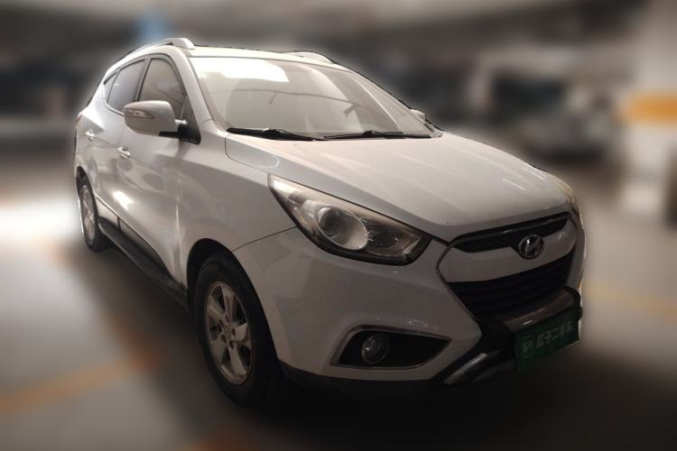 Used Hyundai ix35 2012 2.0L Automatic Two-Wheel Drive New Edition GL Front Right 45 Deg
