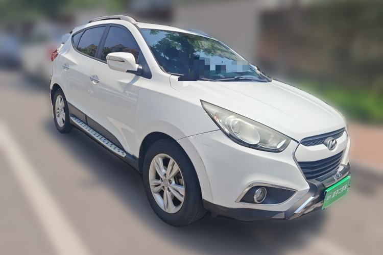 Used Hyundai ix35 2012 2.0L Automatic Two-Wheel Drive Elite Edition GLS Front Right 45 Deg