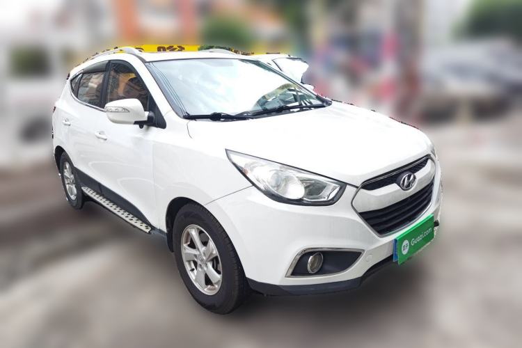 Used Hyundai ix35 2012 2.0L Automatic Two-Wheel Drive New Edition GL Front Right 45 Deg