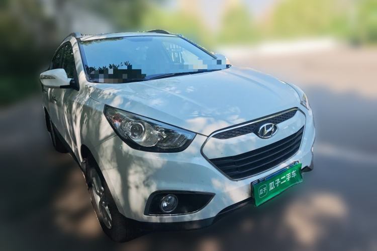 Used Hyundai ix35 2012 2.0L Automatic Two-Wheel Drive Elite Edition GLS Front Right 45 Deg