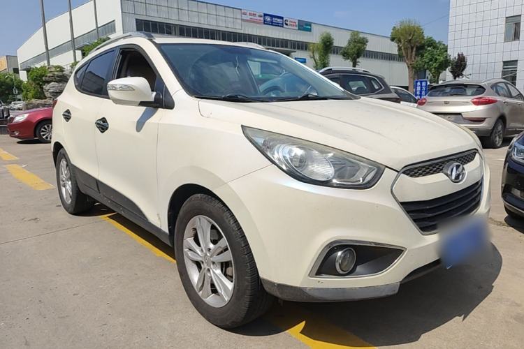 Used Hyundai ix35 2012 2.0L Automatic Two-Wheel Drive Elite Edition GLS Front Right 45 Deg