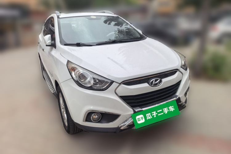 Used Hyundai ix35 2012 2.0L Automatic Two-Wheel Drive Elite Edition GLS Front Right 45 Deg