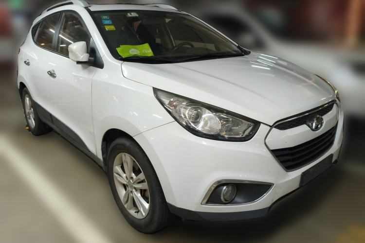 Used Hyundai ix35 2012 2.0L Automatic Two-Wheel Drive Elite Edition GLS Front Right 45 Deg