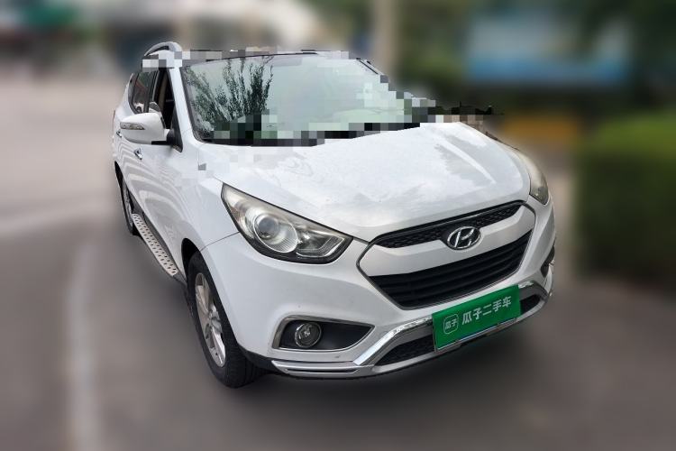 Used Hyundai ix35 2012 2.0L Automatic Two-Wheel Drive Elite Edition GLS Front Right 45 Deg