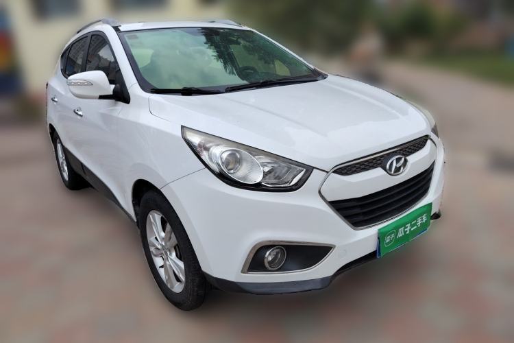 Used Hyundai ix35 2012 2.0L Automatic Two-Wheel Drive Elite Edition GLS Front Right 45 Deg