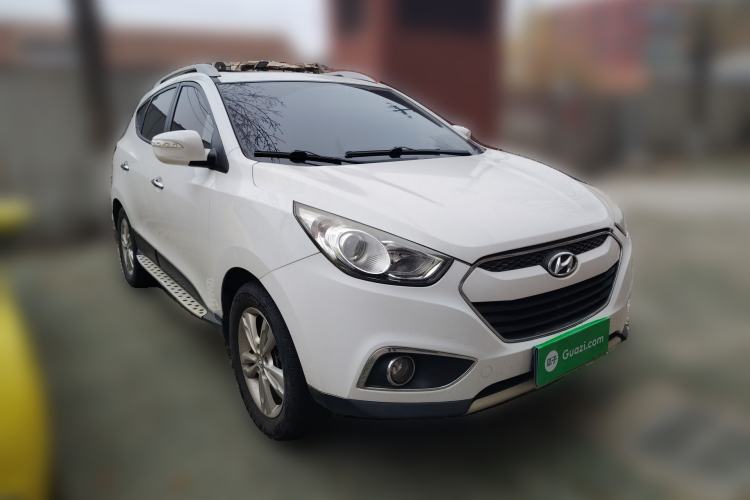 Used Hyundai ix35 2012 2.0L Automatic Two-Wheel Drive Elite Edition GLS Front Right 45 Deg