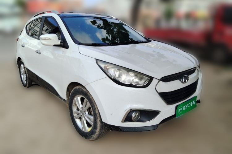 Used Hyundai ix35 2012 2.0L Automatic Two-Wheel Drive Elite Edition GLS Front Right 45 Deg