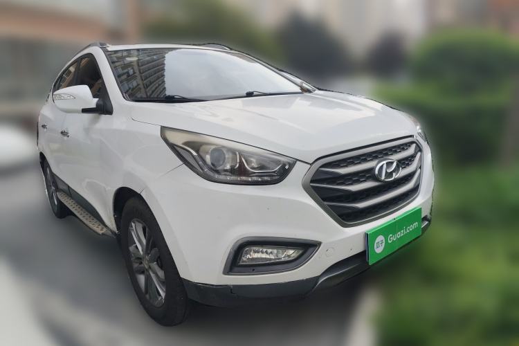 Used Hyundai ix35 2012 2.0L Automatic Two-Wheel Drive Elite Edition GLS Front Right 45 Deg
