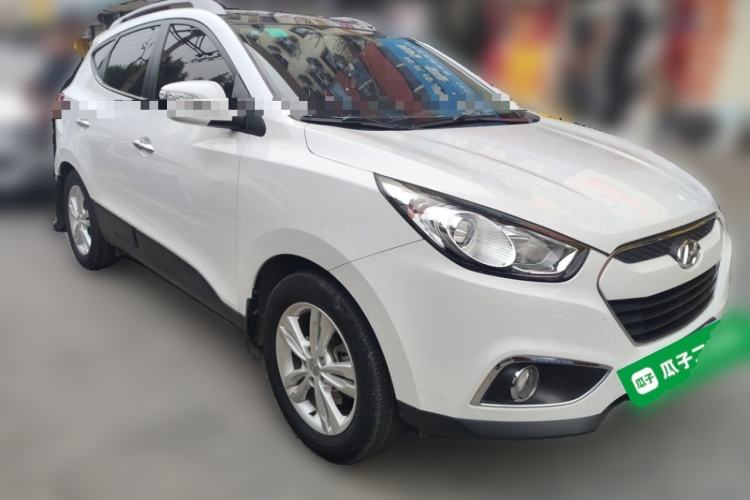 Used Hyundai ix35 2012 2.0L Automatic Two-Wheel Drive Elite Edition GLS Front Right 45 Deg