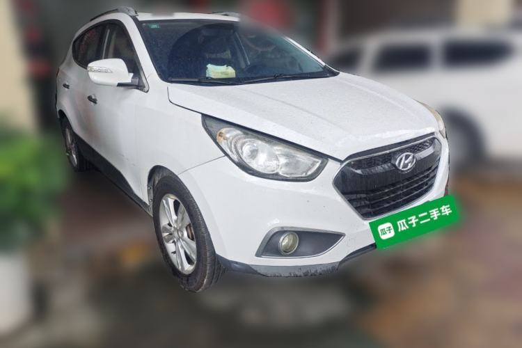 Used Hyundai ix35 2012 2.0L Automatic Two-Wheel Drive Elite Edition GLS Front Right 45 Deg