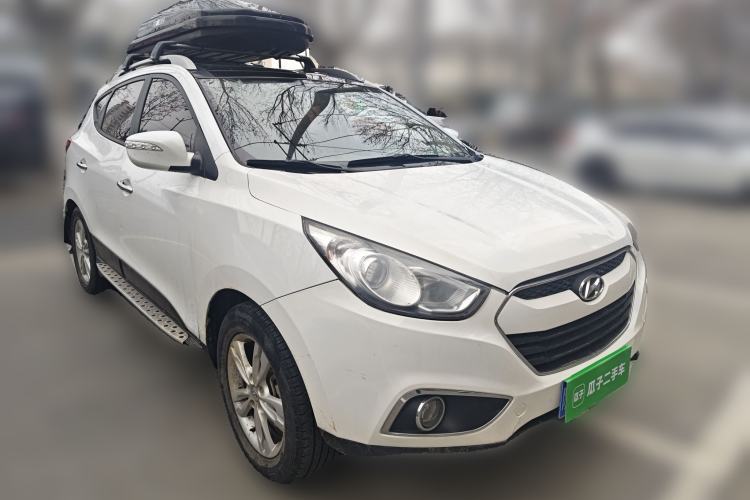 Used Hyundai ix35 2012 2.0L Automatic 4x4 Prestige Edition GLS Front Right 45 Deg