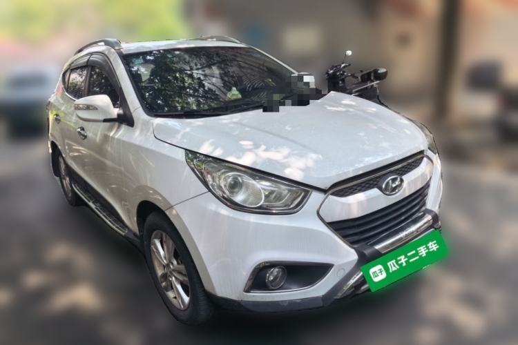 Used Hyundai ix35 2012 2.0L Automatic Two-Wheel Drive Elite Edition GLS Front Right 45 Deg