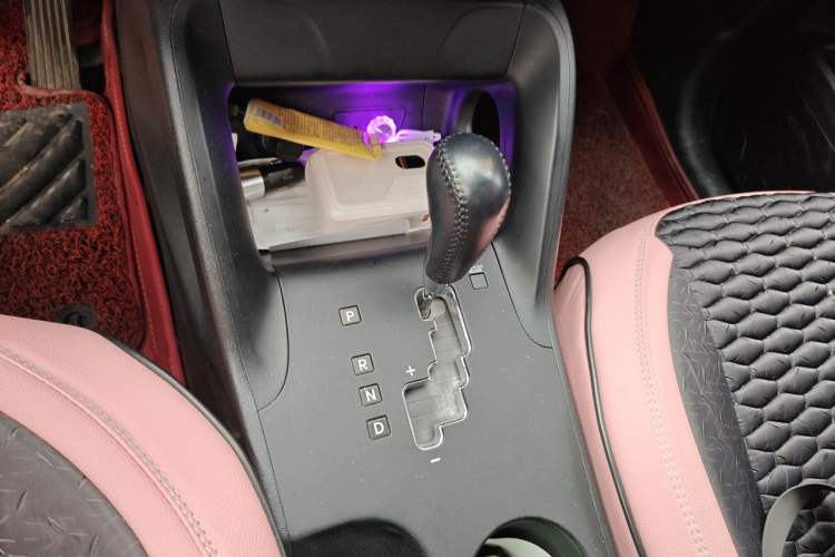 Used Hyundai ix35 2012 2.0L Automatic Two-Wheel Drive Elite Edition GLS Gear Lever