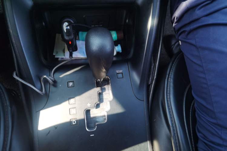 Used Hyundai ix35 2012 2.0L Automatic Two-Wheel Drive New Edition GL Gear Lever