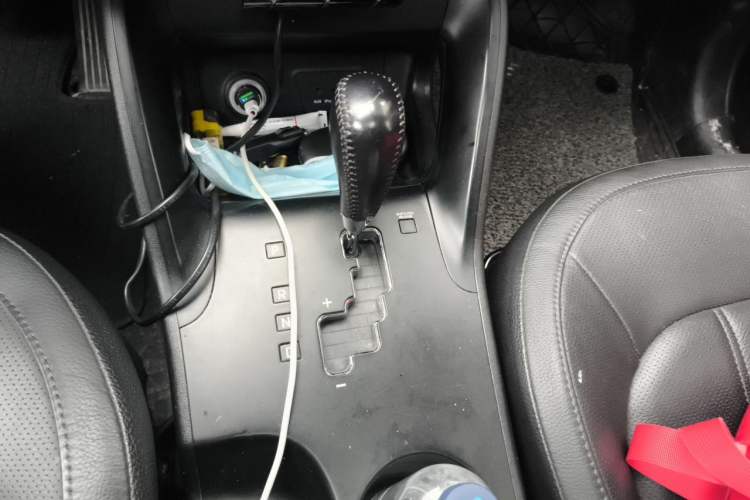Used Hyundai ix35 2012 2.0L Automatic Two-Wheel Drive Elite Edition GLS Gear Lever