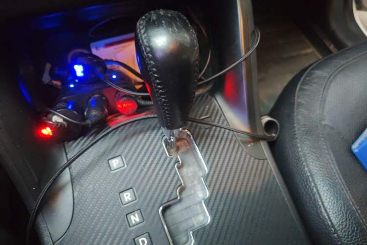 Used Hyundai ix35 2012 2.0L Automatic Two-Wheel Drive Elite Edition GLS Gear Lever