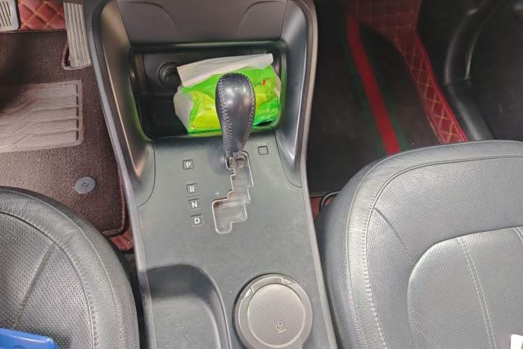 Used Hyundai ix35 2012 2.0L Automatic Two-Wheel Drive Elite Edition GLS Gear Lever