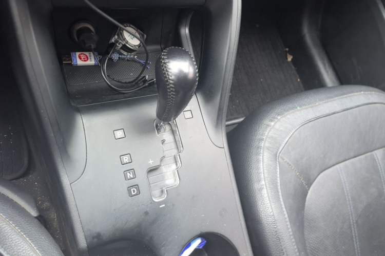 Used Hyundai ix35 2012 2.4L Automatic Two-Wheel Drive Prestige Edition GLS Gear Lever