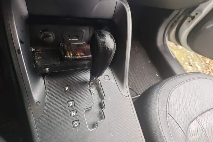 Used Hyundai ix35 2012 2.0L Automatic Two-Wheel Drive Elite Edition GLS Gear Lever