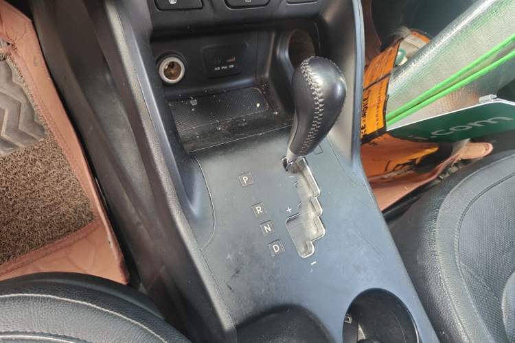 Used Hyundai ix35 2012 2.0L Automatic Two-Wheel Drive Elite Edition GLS Gear Lever