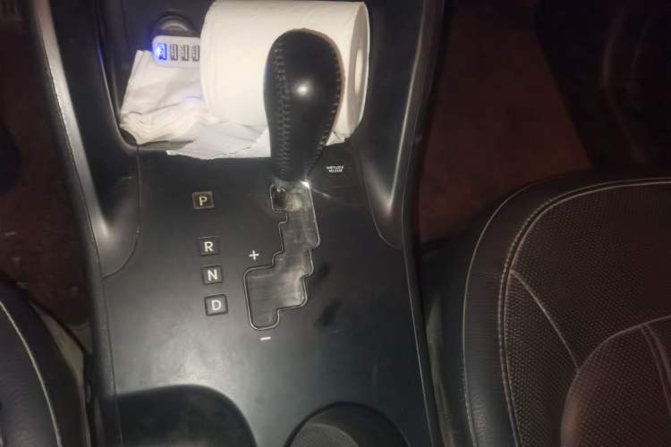 Used Hyundai ix35 2012 2.0L Automatic Two-Wheel Drive Elite Edition GLS Gear Lever