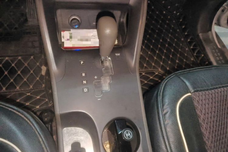 Used Hyundai ix35 2012 2.0L Automatic Two-Wheel Drive New Edition GL Gear Lever