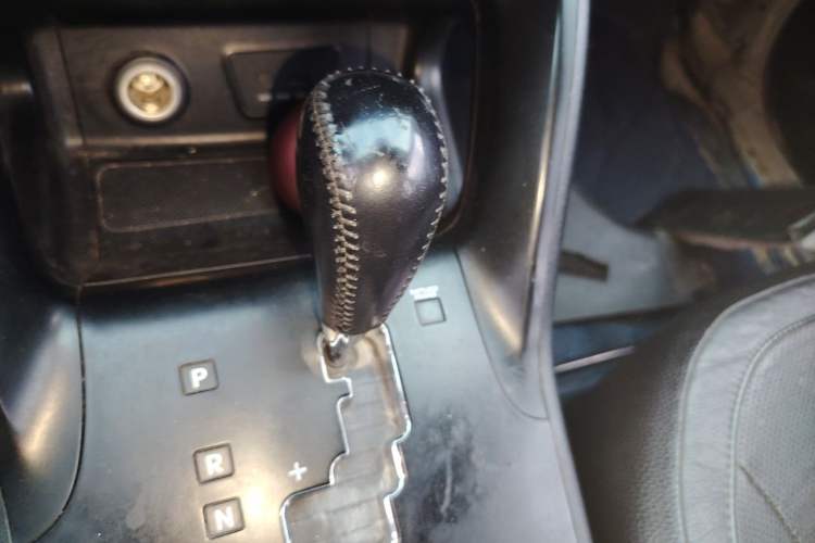 Used Hyundai ix35 2012 2.0L Automatic Two-Wheel Drive Elite Edition GLS Gear Lever