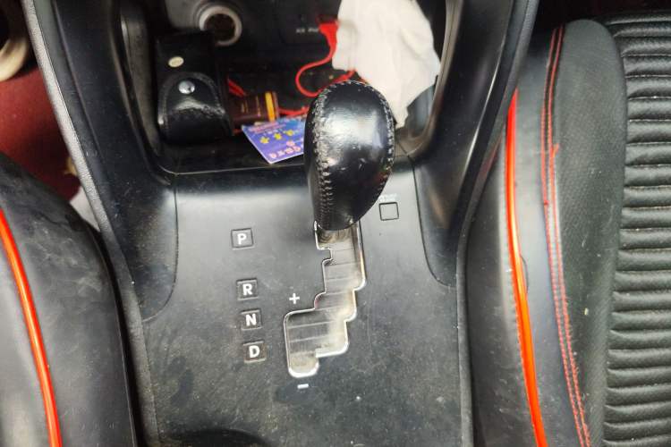 Used Hyundai ix35 2012 2.0L Automatic Two-Wheel Drive Elite Edition GLS Gear Lever