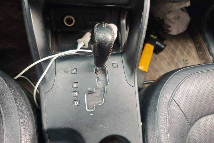 Used Hyundai ix35 2012 2.0L Automatic Two-Wheel Drive Elite Edition GLS Gear Lever