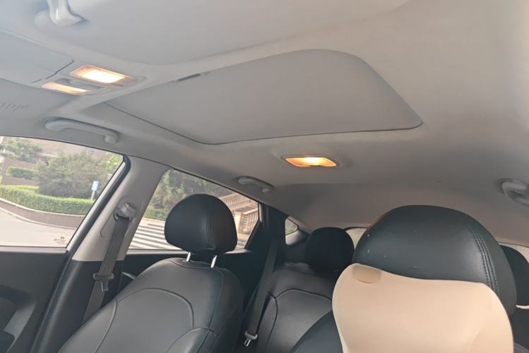 Used Hyundai ix35 2012 2.0L Automatic Two-Wheel Drive New Edition GL Headliner