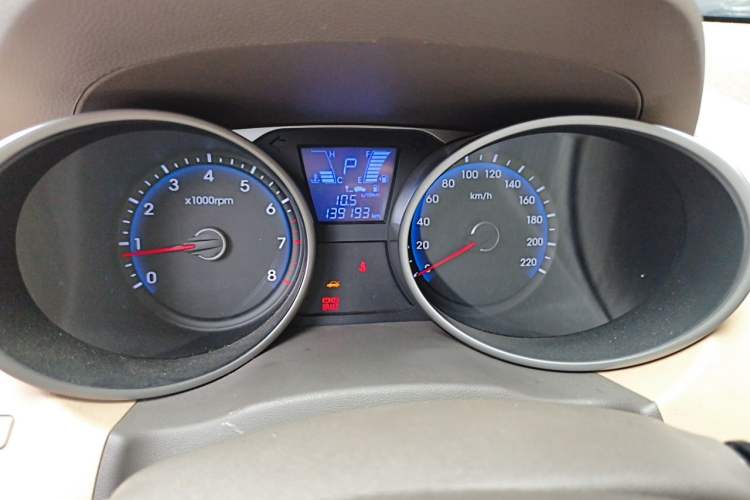 Used Hyundai ix35 2012 2.0L Automatic Two-Wheel Drive Elite Edition GLS Instrument Cluster