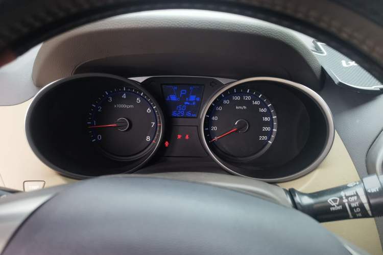 Used Hyundai ix35 2012 2.0L Automatic Two-Wheel Drive Elite Edition GLS Instrument Cluster