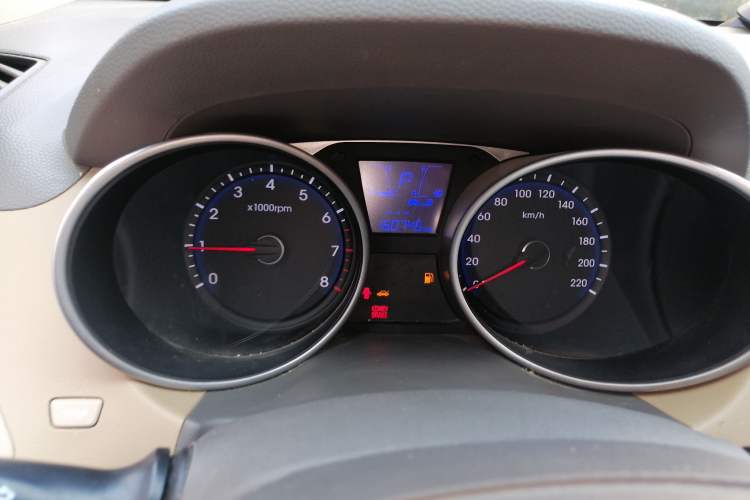 Used Hyundai ix35 2012 2.0L Automatic Two-Wheel Drive Elite Edition GLS Instrument Cluster