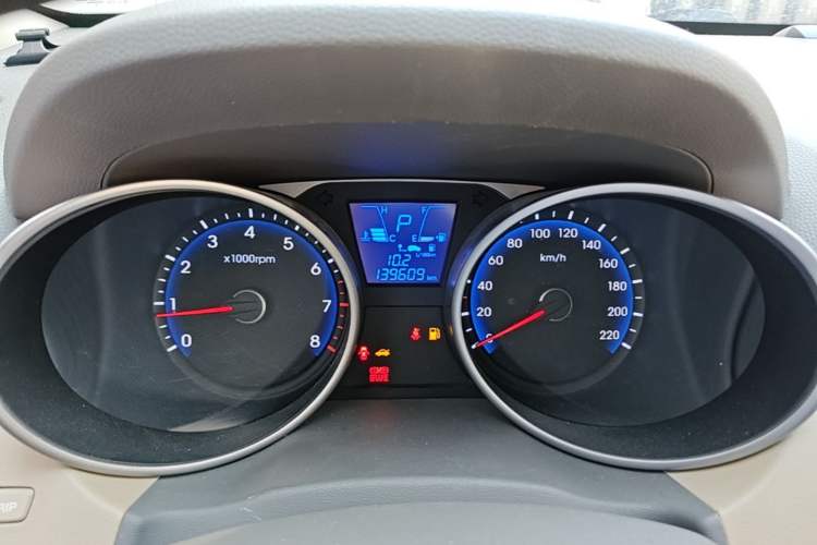 Used Hyundai ix35 2012 2.0L Automatic Two-Wheel Drive Elite Edition GLS Instrument Cluster