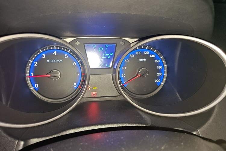 Used Hyundai ix35 2012 2.0L Automatic Two-Wheel Drive Elite Edition GLS Instrument Cluster