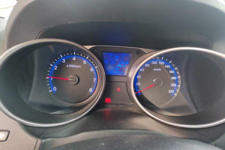 Used Hyundai ix35 2012 2.0L Automatic Two-Wheel Drive Elite Edition GLS Instrument Cluster