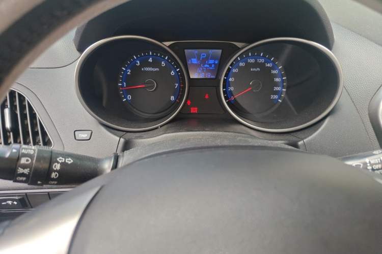 Used Hyundai ix35 2012 2.0L Automatic Two-Wheel Drive Elite Edition GLS Instrument Cluster