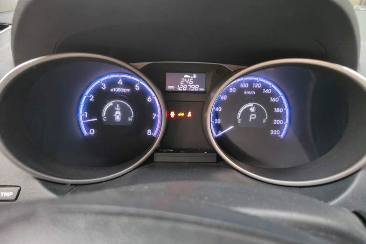Used Hyundai ix35 2012 2.4L Automatic 4x4 Navigation Edition GLS Instrument Cluster